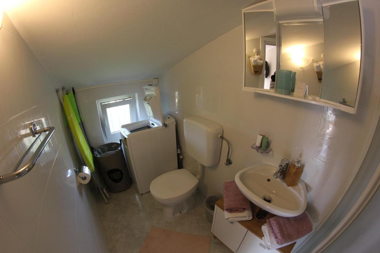 Room And Apartment Doris Lovrečica Eksteriør billede
