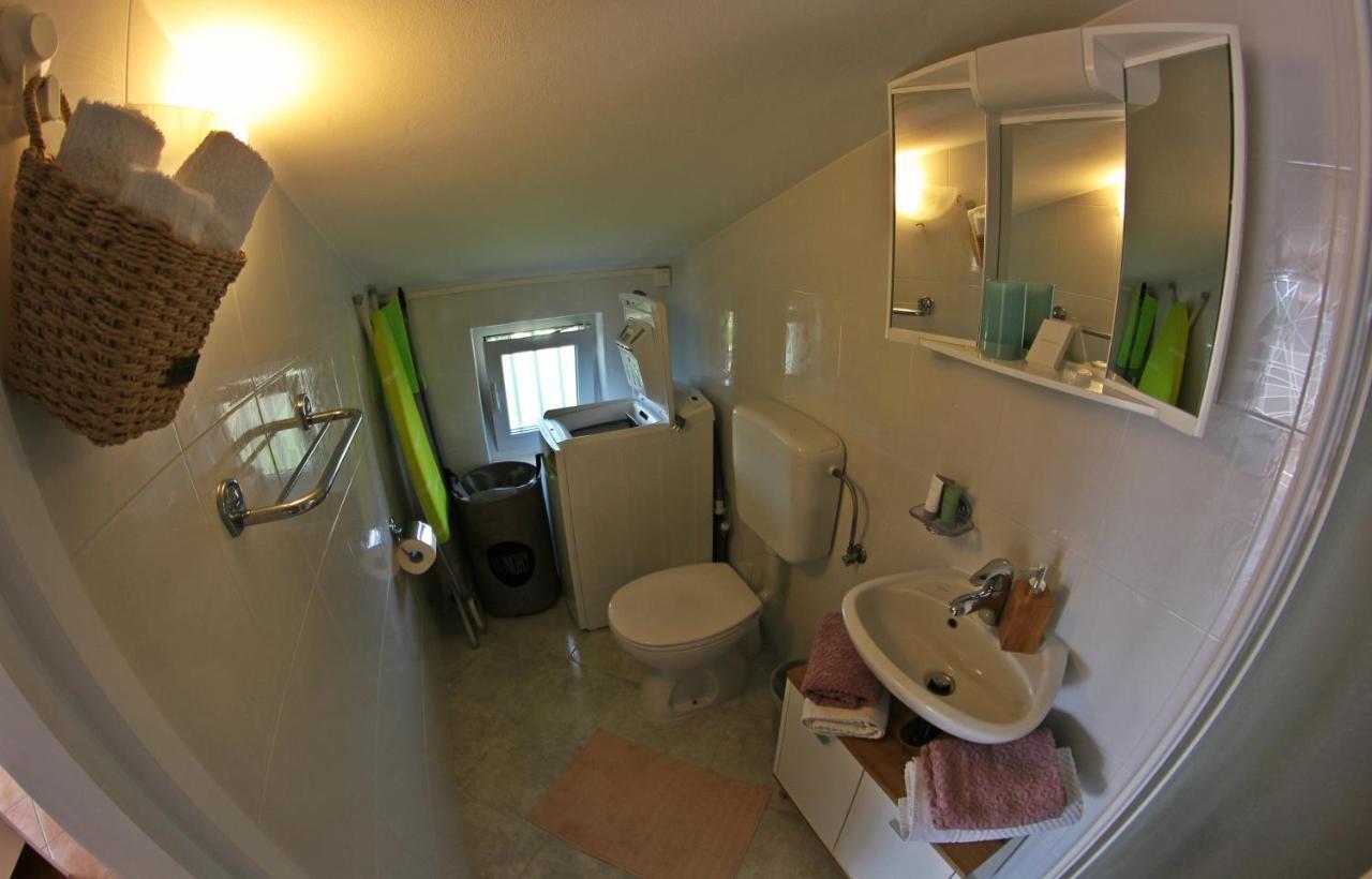 Room And Apartment Doris Lovrečica Eksteriør billede